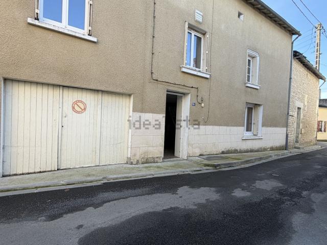 Maison vente à Mirebeau, Vienne