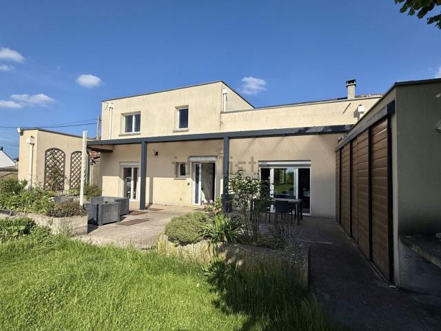 Maison vente à Fresneaux-Montchevreuil, Montchevreuil