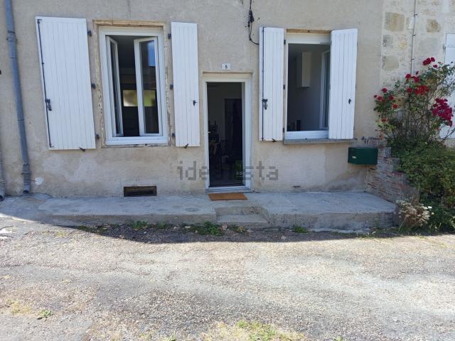 Maison location à Montmoreau-Saint-Cybard, Montmoreau