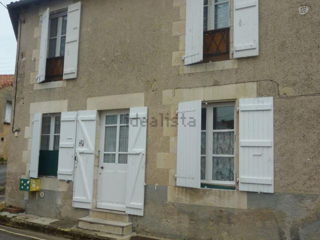 Maison vente à Zone industrielle Nord Jean Ranger, Montmorillon