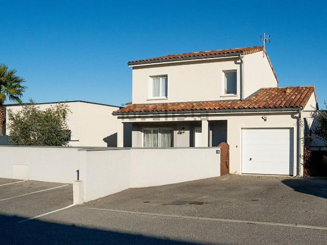 Maison vente à Foyer Les Hirondelles, Mours-Saint-Eusèbe