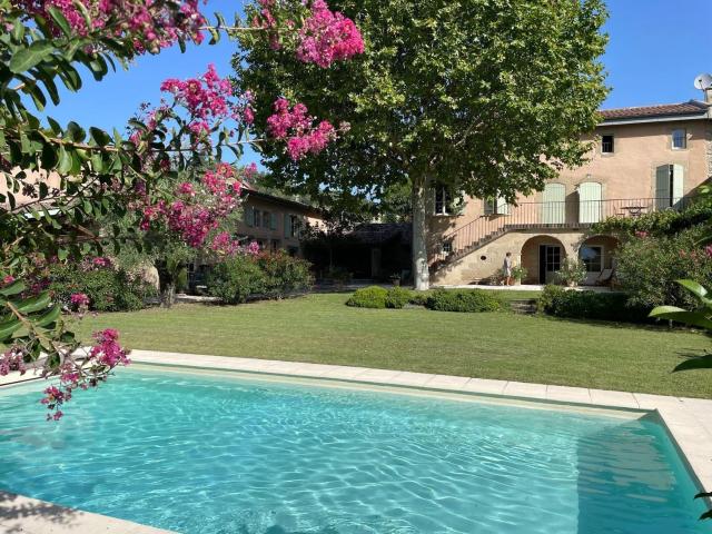 Maison vente à Foyer Les Hirondelles, Mours-Saint-Eusèbe