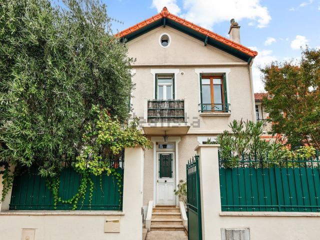 Maison vente à Villa des Suisses, Nanterre