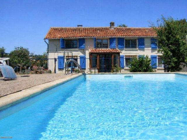 Maison vente à Nanteuil-en-Vallée