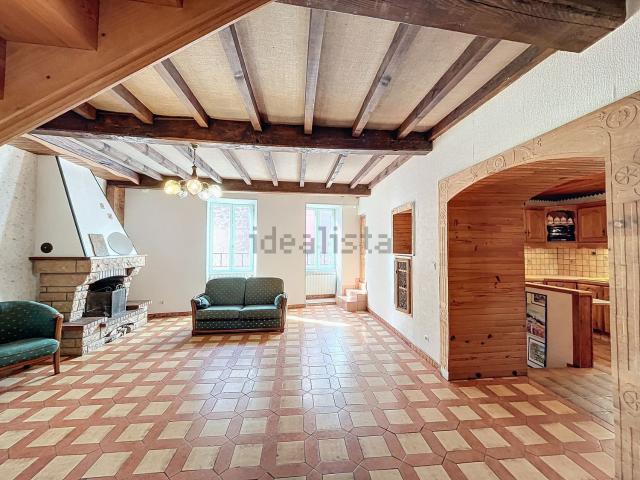 Maison vente à Neschers, Puy-de-Dôme