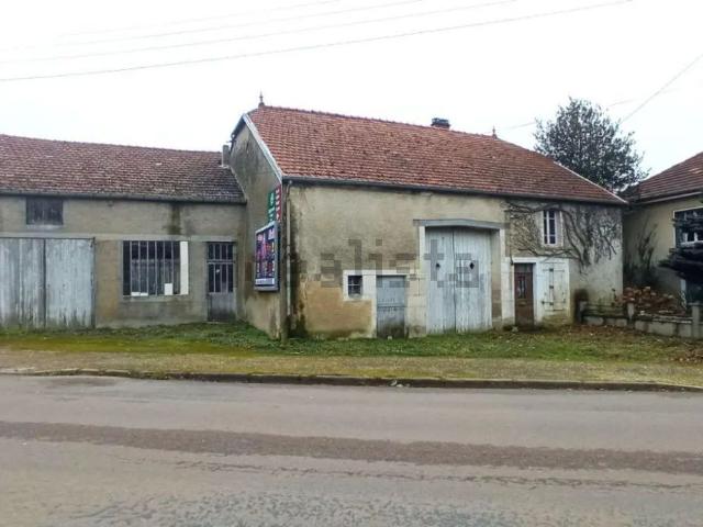 Maison vente à Neuilly-l'Évêque, Haute-Marne