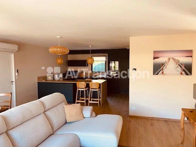 Maison vente à Angoulême, La Couronne