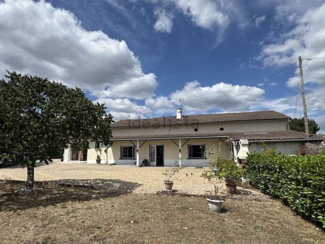 Maison vente à Le Bourg, Neuvicq