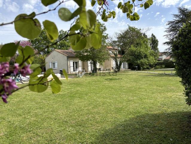 Maison vente à Neuville-de-Poitou, Vienne
