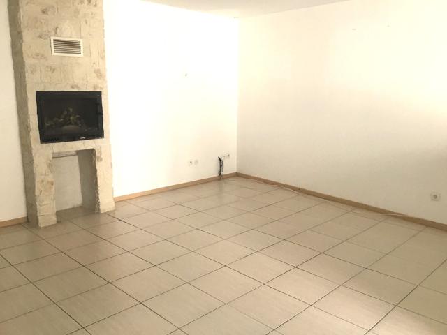 Maison vente à Narbonne, Névian