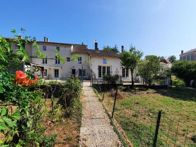 Maison vente à Le Bourg, Nieul-le-Virouil