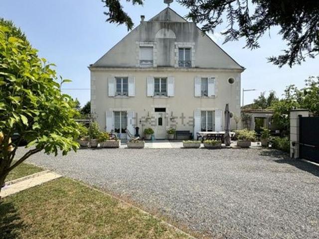 Maison vente à Bourgogne Village, Orléans