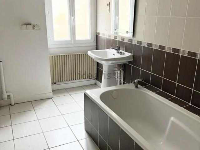 Maison vente à Oucques, Oucques-la-Nouvelle