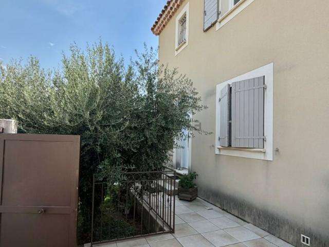 Maison location à Les Seniorales, Paradou