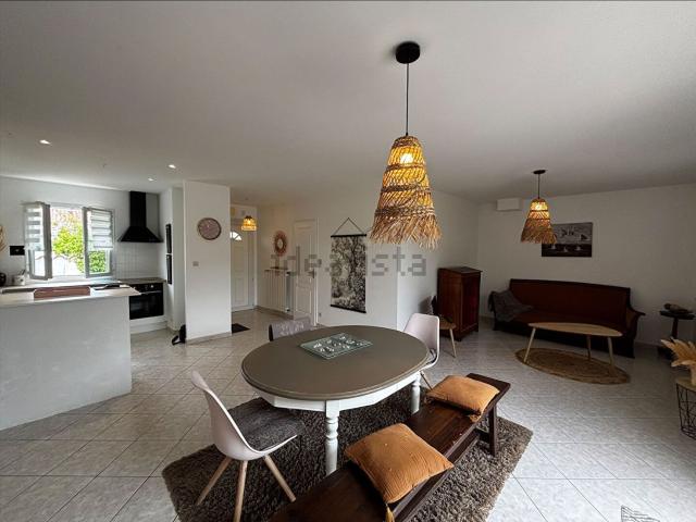Maison vente à Le Petit Moulin, Périgny