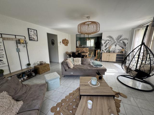 Maison vente à Rochechouart, Saint-martin-de-jussac