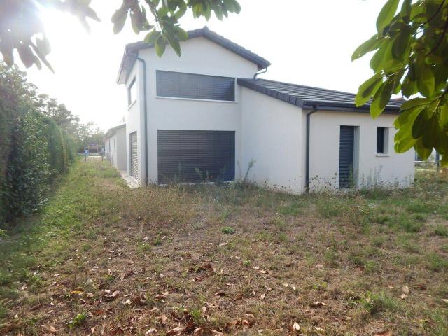 Maison location à Charnoz-sur-Ain, Ain