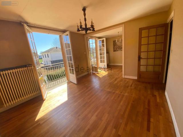 Maison vente à Pleaux