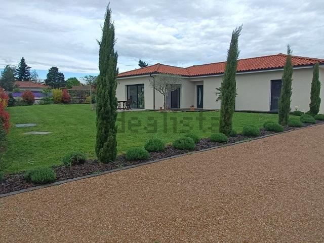 Maison location à Poncins, Loire