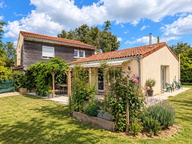 Maison vente à Cité des Trois Ormeaux, Pons