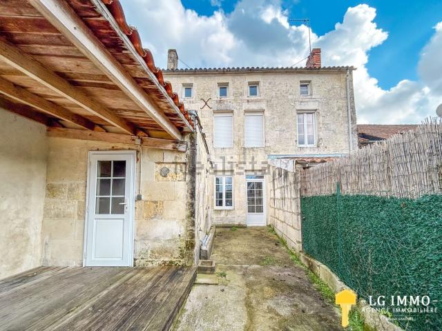 Maison vente à Cité des Trois Ormeaux, Pons