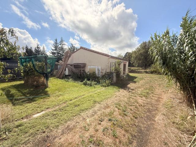 Maison vente à Zone artisanale de la Nivardière, Pont-Saint-Martin