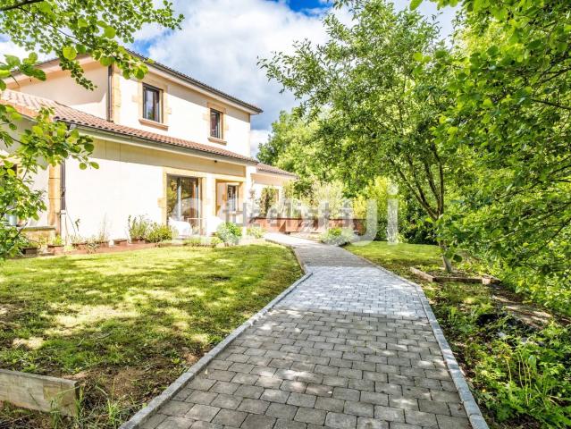 Maison vente à Au-Delà de l'Eau, Porte des Pierres Dorées