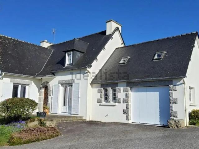 Maison vente à Poullaouen