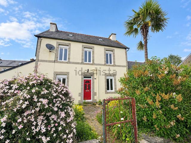 Maison vente à Poullaouen
