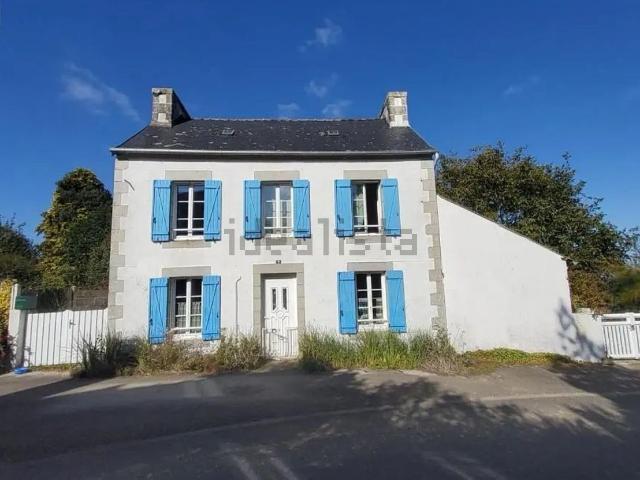 Maison vente à Poullaouen
