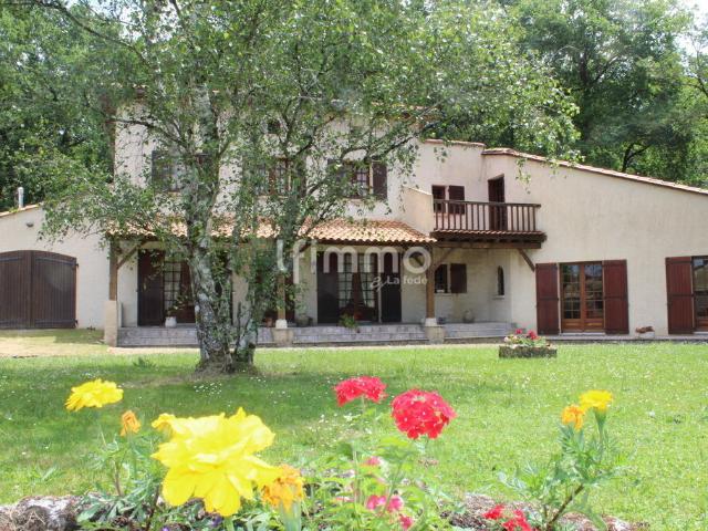 Maison vente à Angoulême, Montmoreau-saint-cybard