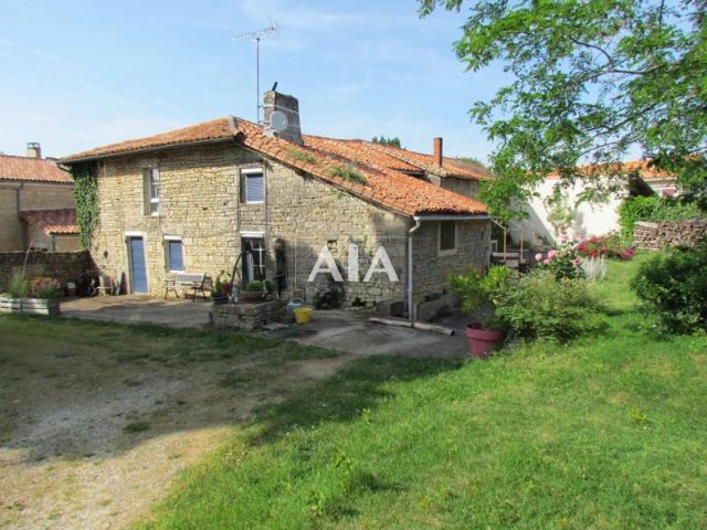 Maison vente à Confolens, Courcôme