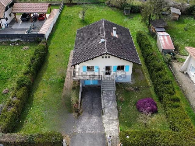 Maison vente à Les Rouges, Publier