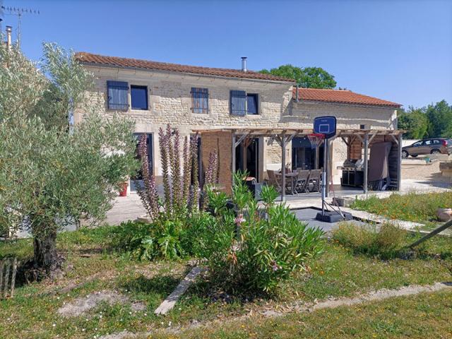 Maison vente à Saint-Jean-d'Angély, Puy-du-lac