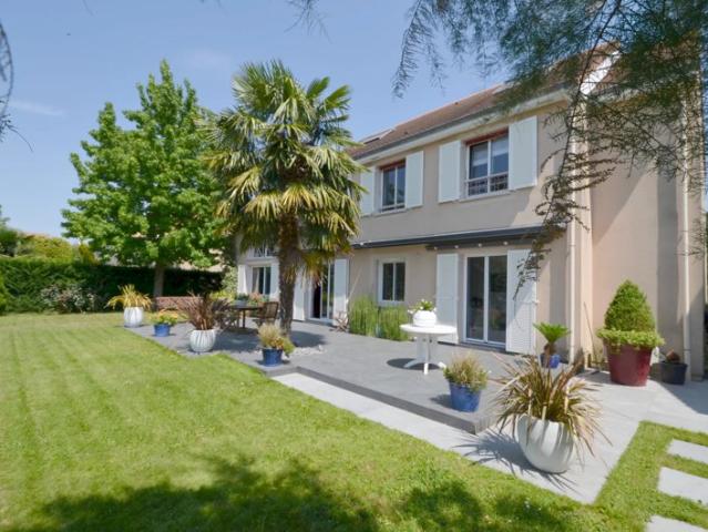 Maison vente à Saint-Germain-en-Laye, Croissy-sur-seine