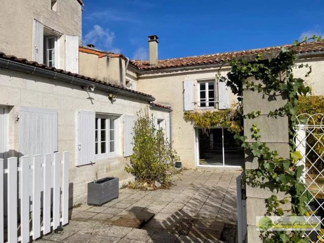 Maison vente à Confolens, Saint-amant-de-boixe