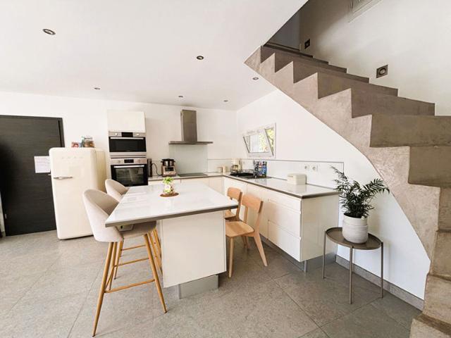 Maison vente à Aix-en-Provence, Châteauneuf-le-rouge