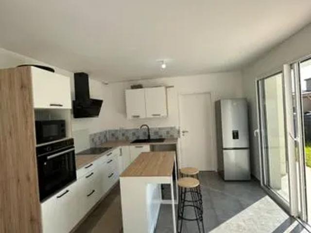Maison location à Saint-Pierre le Potier-Bois l'Huisserie, Laval