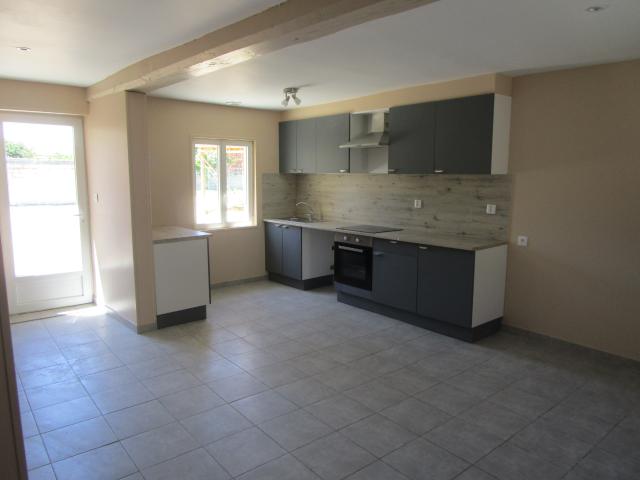 Maison location à France métropolitaine, Saint-just-sauvage