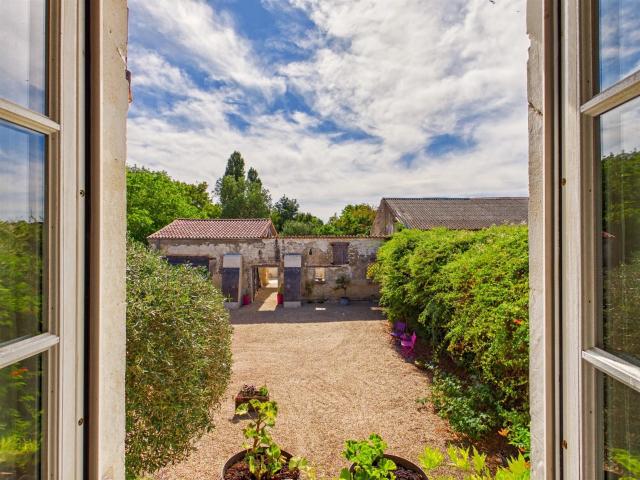 Maison vente à Saint-Jean-d'Angély, Saint-julien-de-l'escap