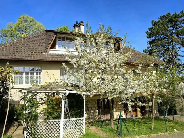 Maison vente à Place Nelson Mandela, Ris-Orangis