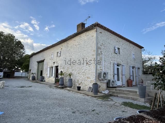 Maison vente à Saint-Projet-Saint-Constant, La Rochefoucauld-en-Angoumois