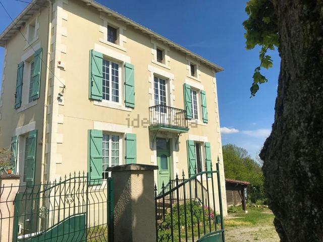 Maison vente à Sauriette Soulat, Rochechouart