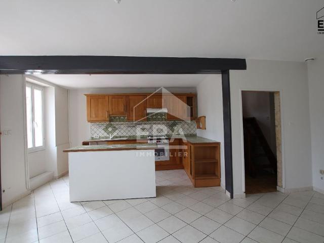 Maison location à Z.A. Le Plessis, Roullet-Saint-Estèphe