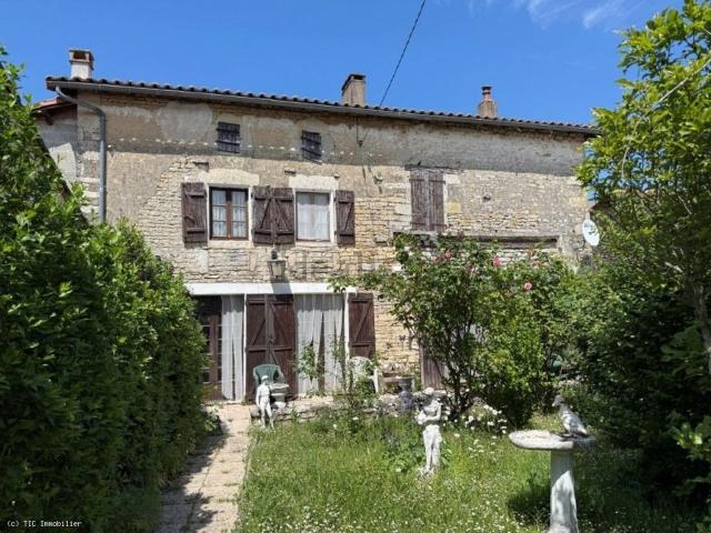 Maison vente à Ruffec, Charente