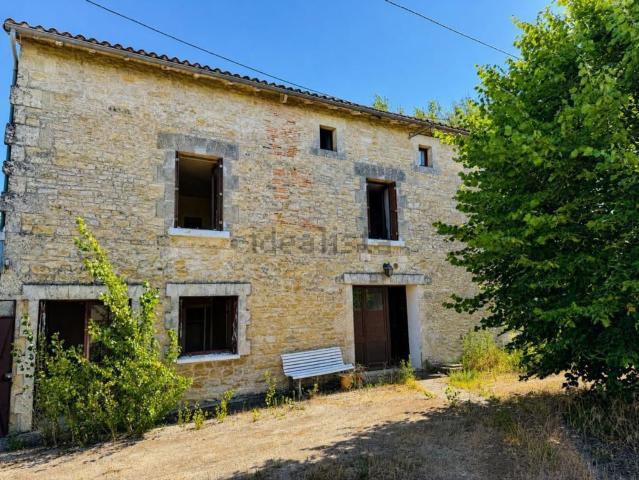 Maison vente à Ruffec, Charente