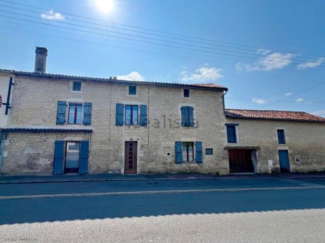 Maison vente à Ruffec, Charente