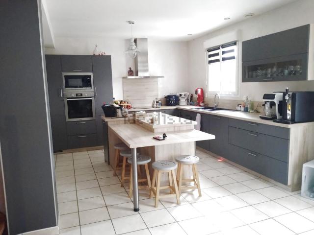 Maison vente à Le Village du Haut Fay, Saint-Calais-du-Désert
