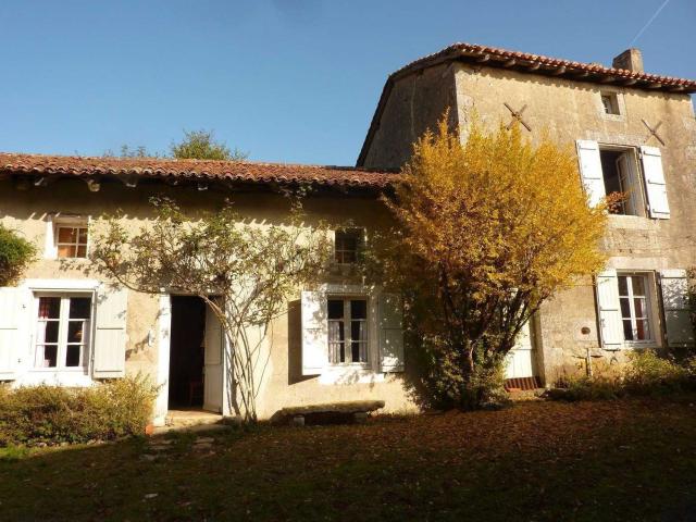 Maison vente à Saint-Claud, Charente