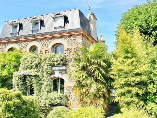 Maison vente à Les Bureaux de la Colline, Saint-Cloud